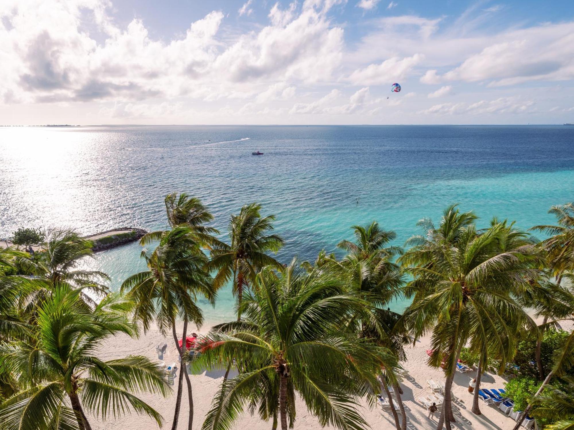 King Suite Balcony Seaview