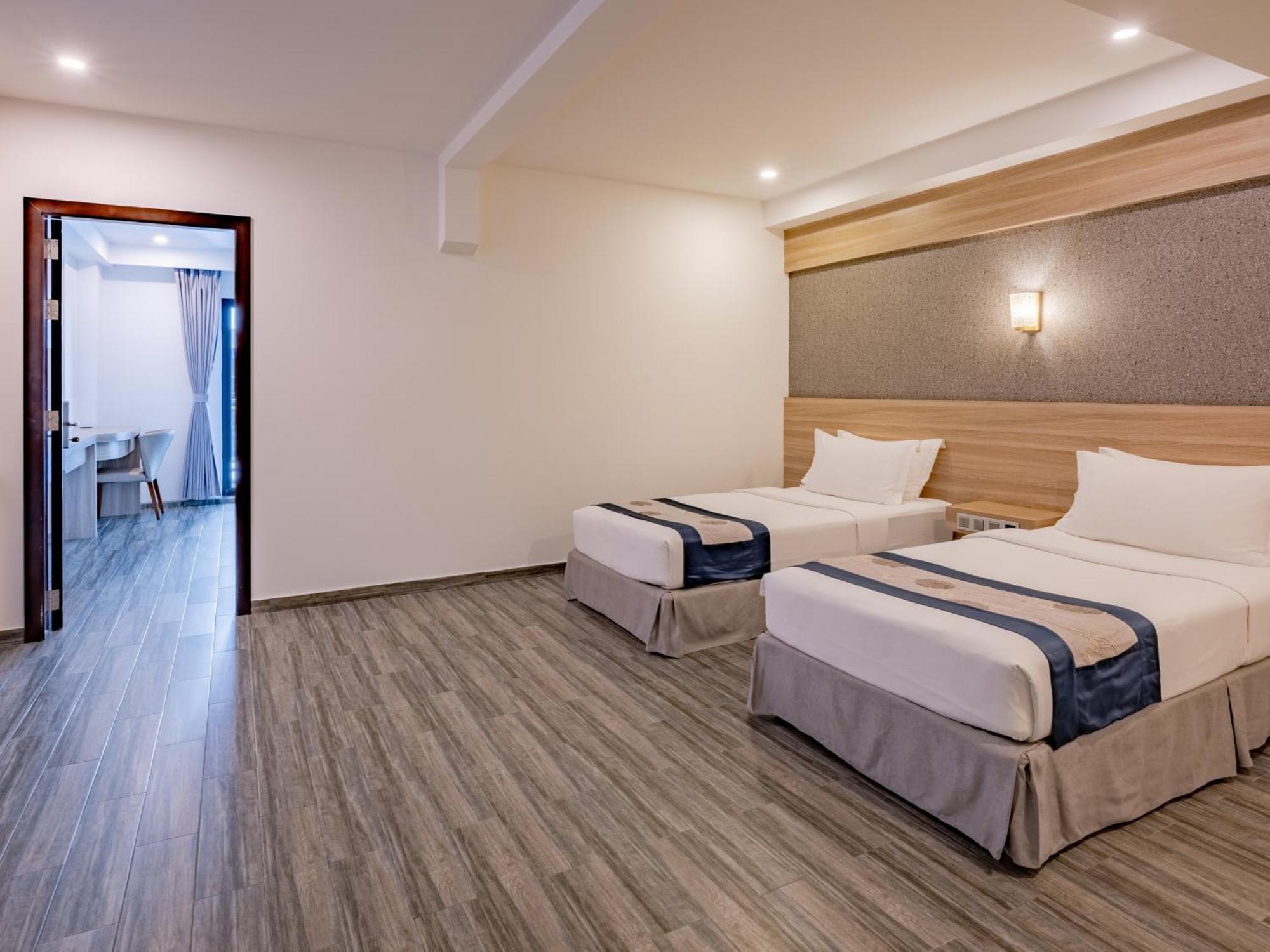 Quadruple Room Balcony Island View