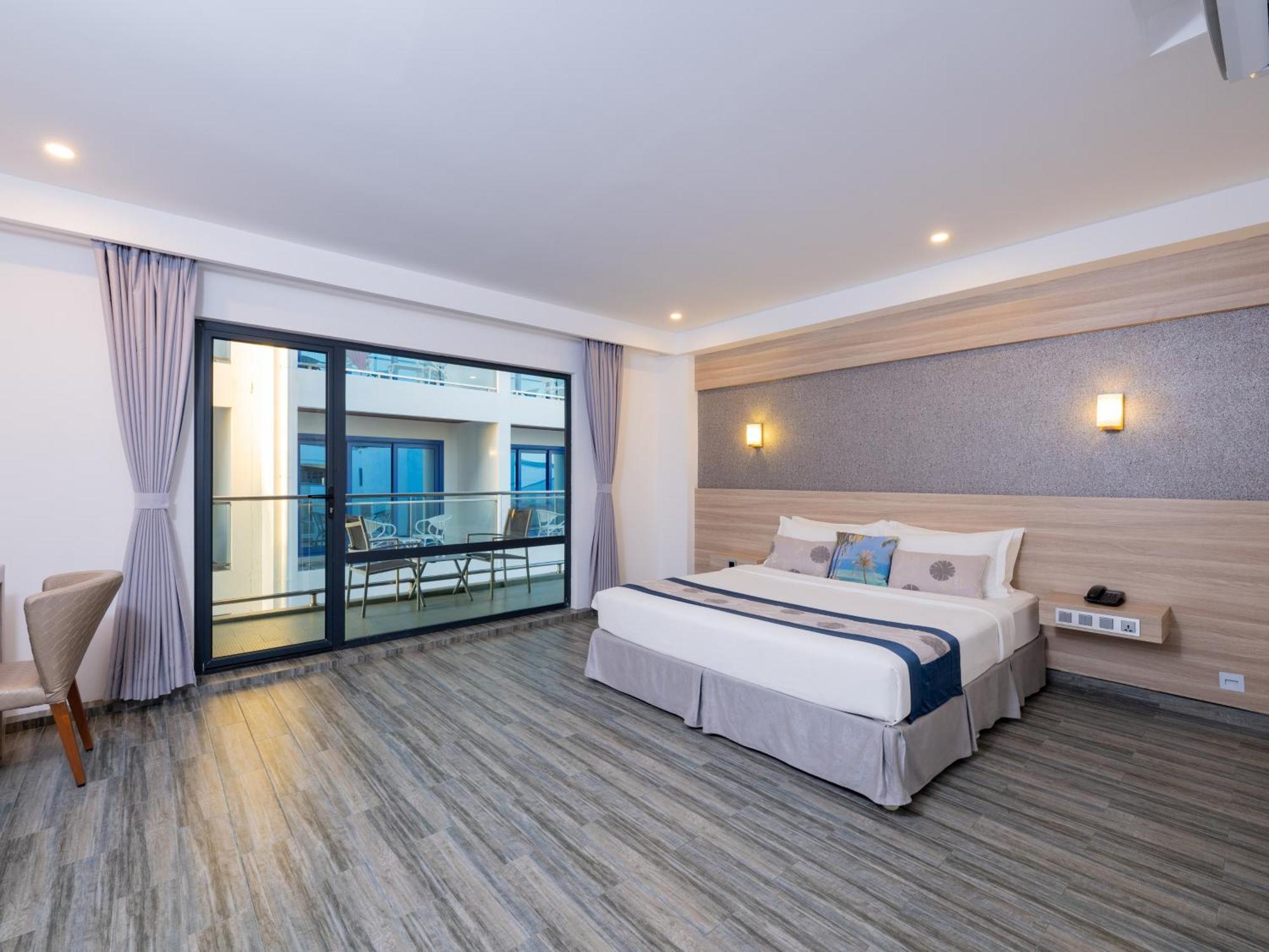 Quadruple Room Balcony Island View