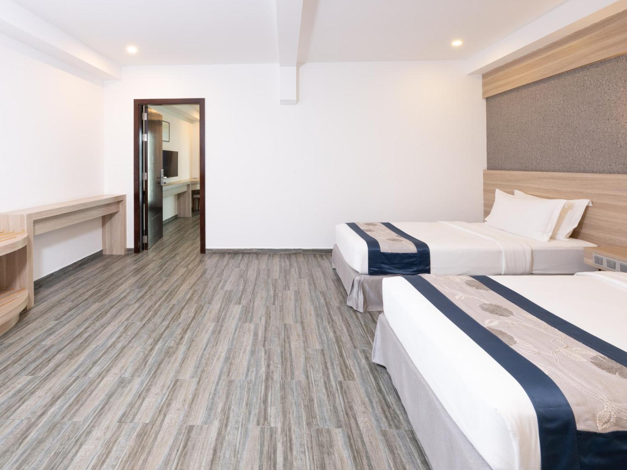 Quadruple Room Balcony Island View