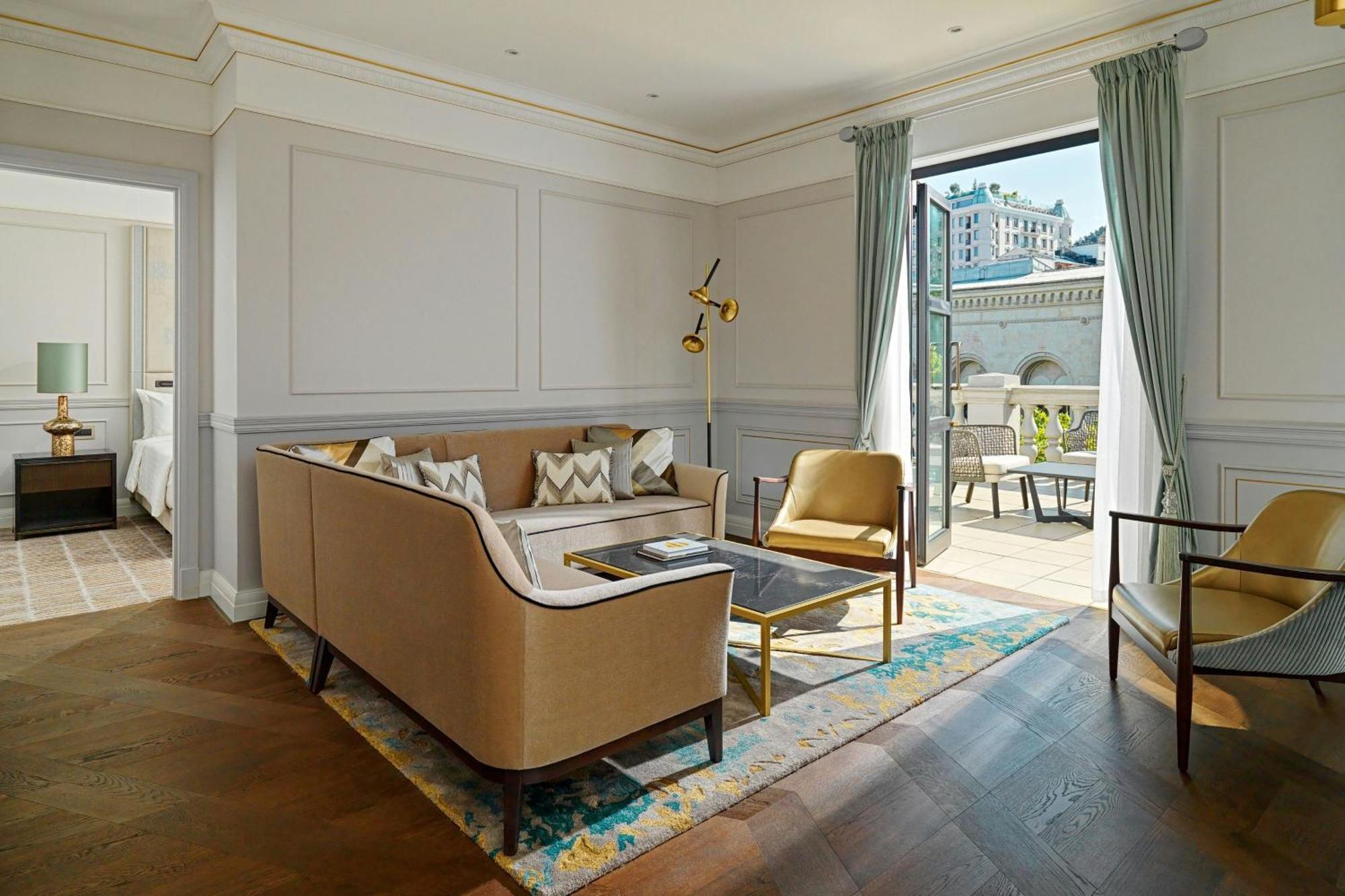Grand Suite Executive lounge access 1 Bedroom 2 room Suite