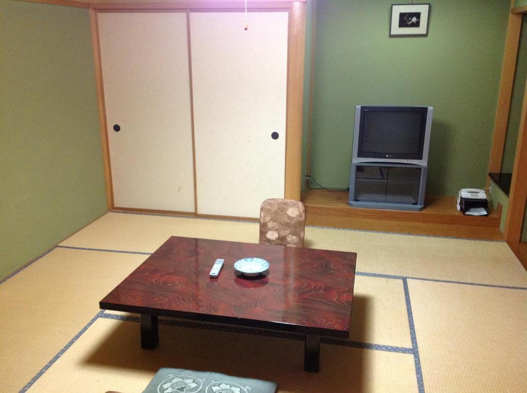 Japanese-Style Twin Room with Shared Bathroom