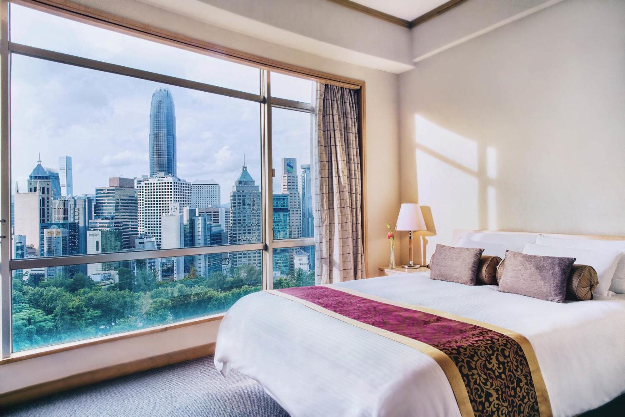 Premier Zimmer mit Queensize-Bett oder 2 Einzelbetten.