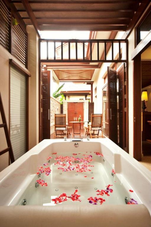 Villa mit Whirlpool-Badewanne