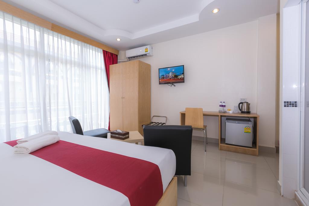 Habitación Doble Deluxe con vistas a la piscina y balcón - 1 o 2 camas