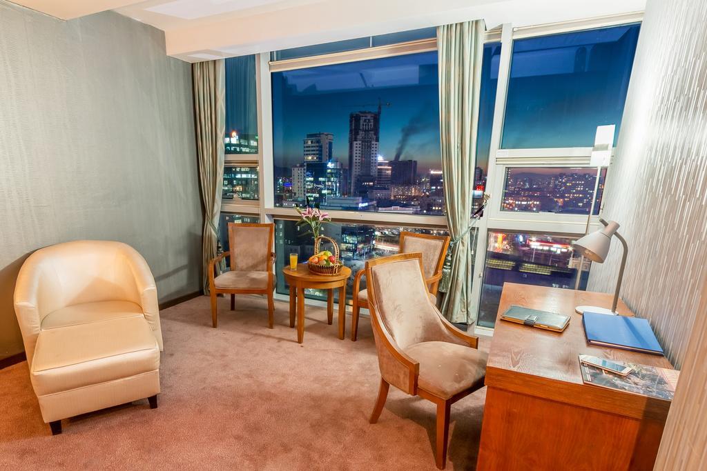 Deluxe King Room City View