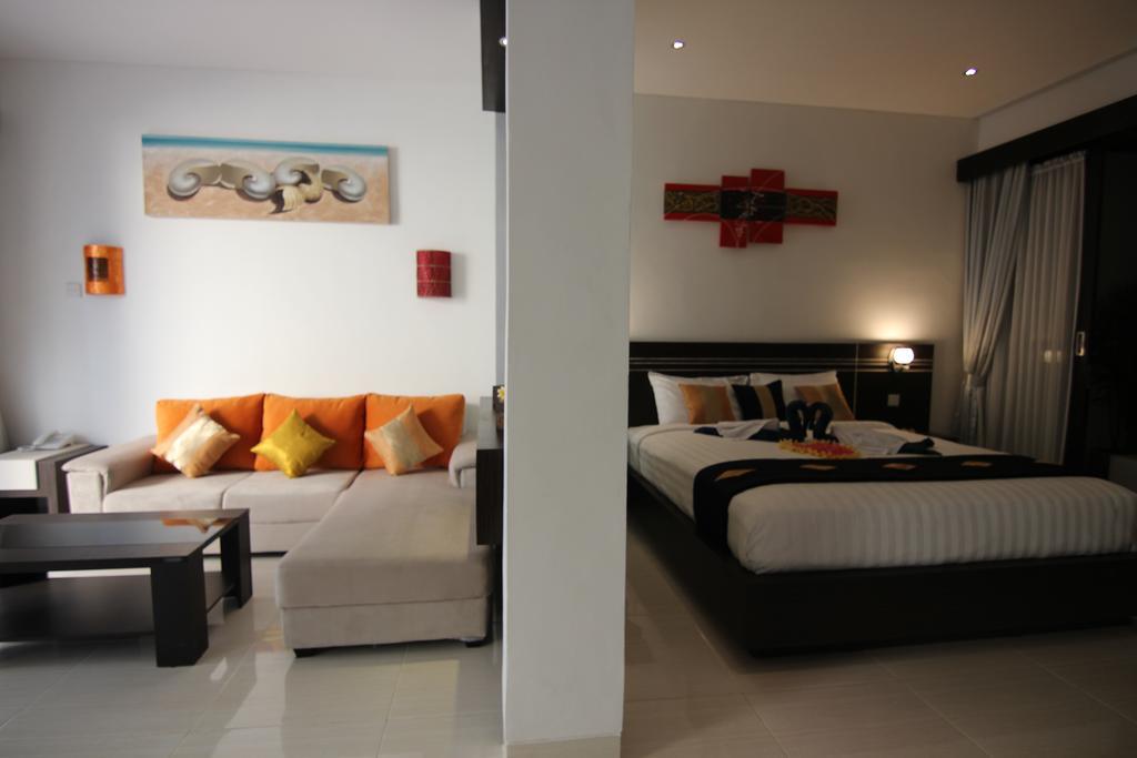 Pavilion Room Living Room