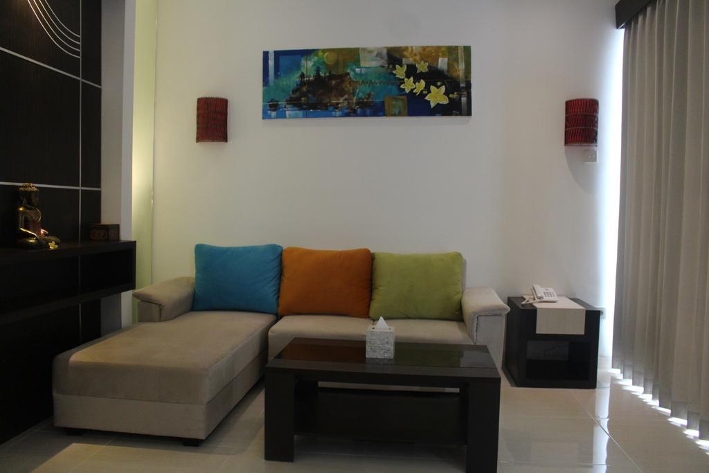 Pavilion Room Living Room