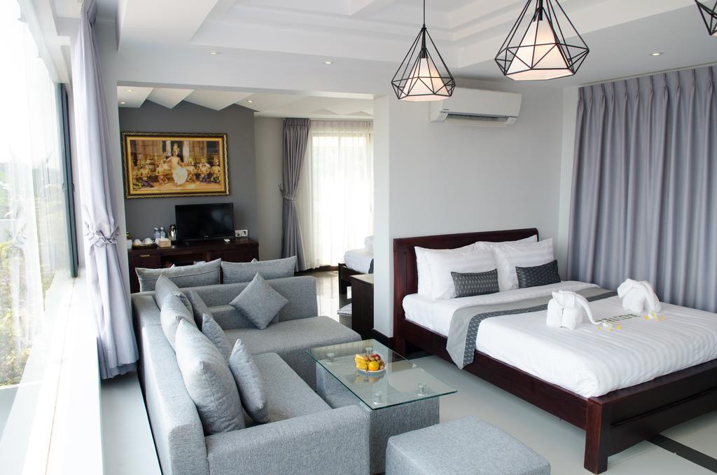 Suite Familiale Chambre Naturelle avec Balcon dans le Jardin - Vue sur Piscine