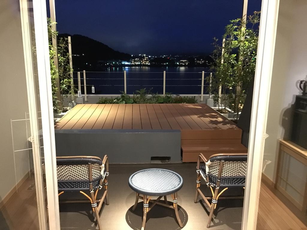 Superior Twin Room with Balcony with Mt.Fuji and Lake View - Non Smoking