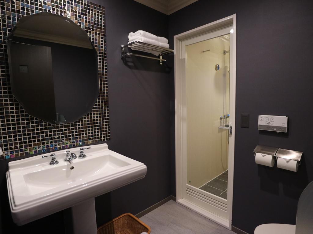 Deluxe Twin Room with Balcony with Mt.Fuji and Lake View - Non Smoking