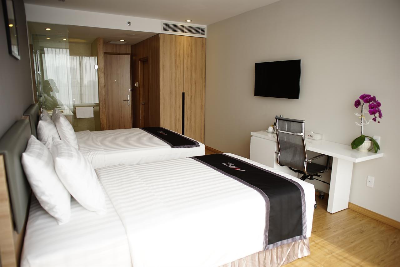 Premier Triple Room Ben Thanh Market View