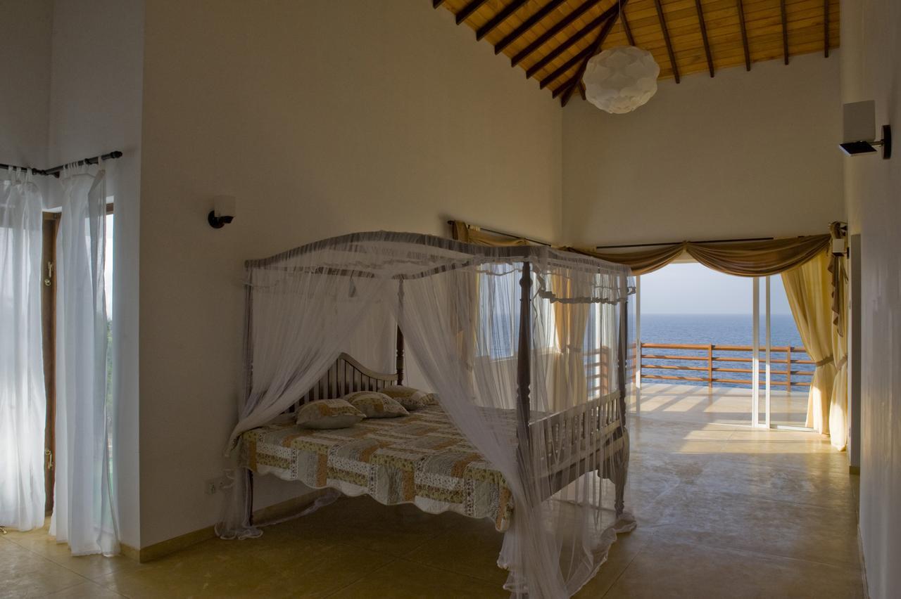 Habitación Doble Deluxe con balcón y vistas al mar