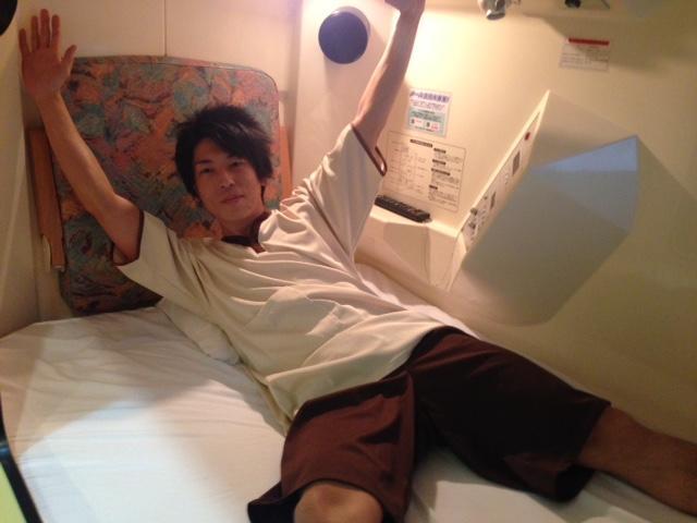 Deluxe Male Capsule Room
