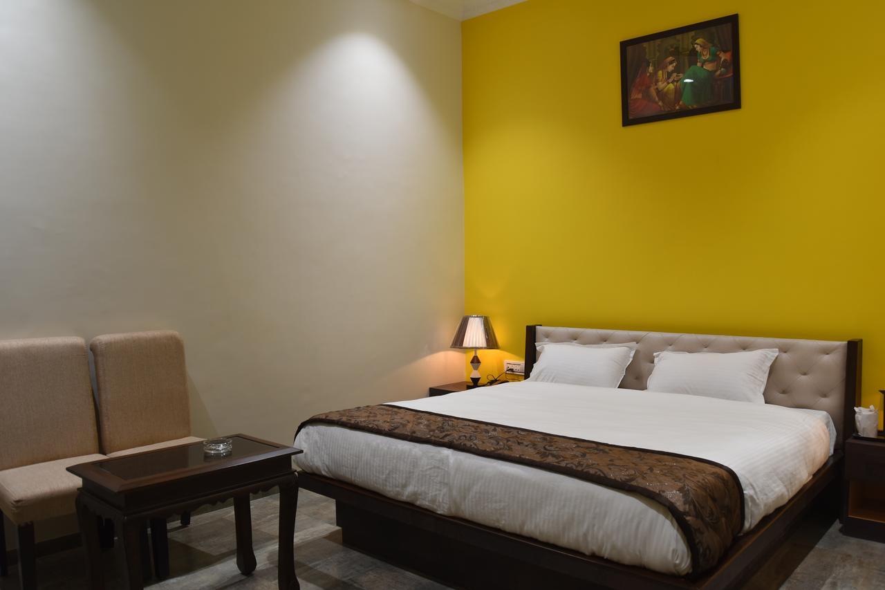 Deluxe King Room - 10% off on Liquor Beverages