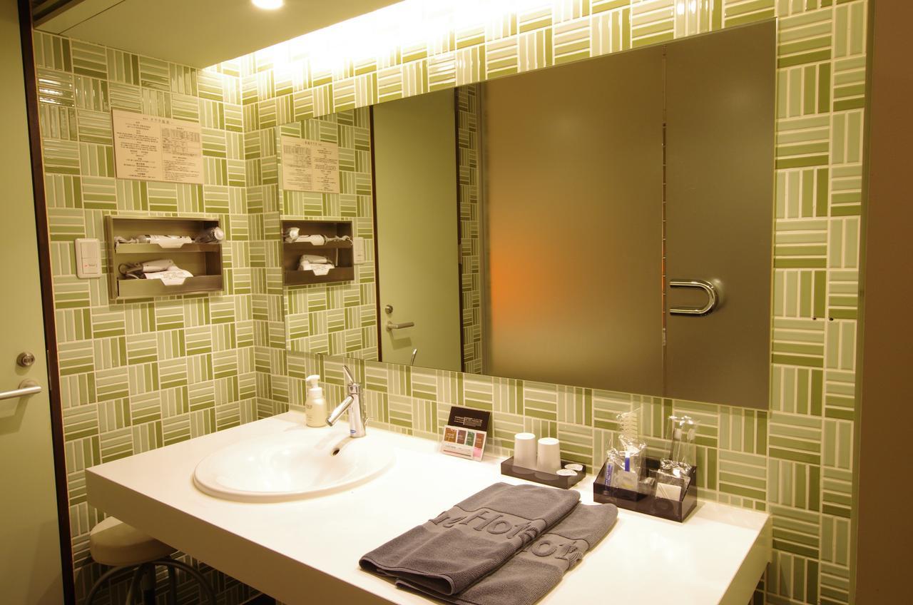 Deluxe Double Room Smoking 1500 Check,613210415:JPEG