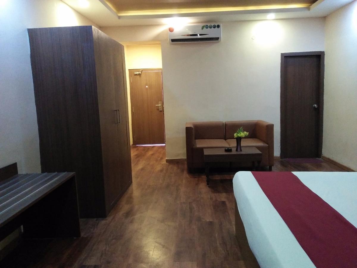 Deluxe King Room