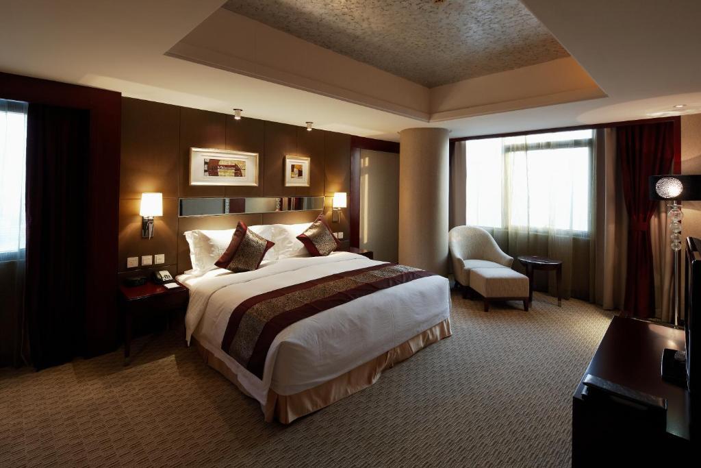 Executive Suite,62956660:JPEG