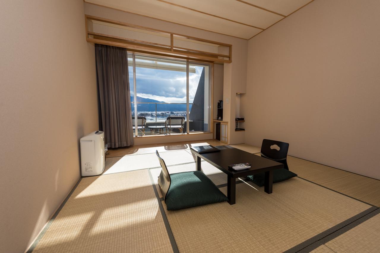Japanese-Style Room with Balcony with Mt.Fuji and Lake View - Non Smoking