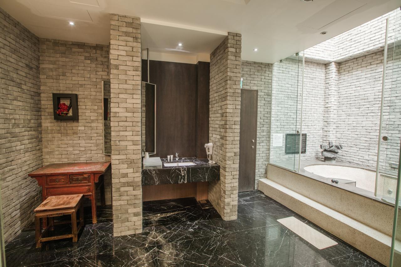 Deluxe Double Room (Check-in after 18:00)