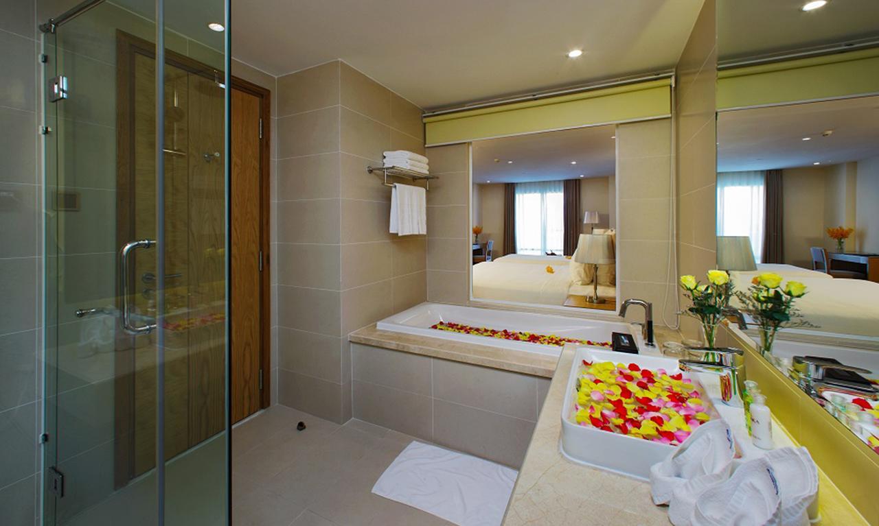Suite with City View,711391339:JPEG