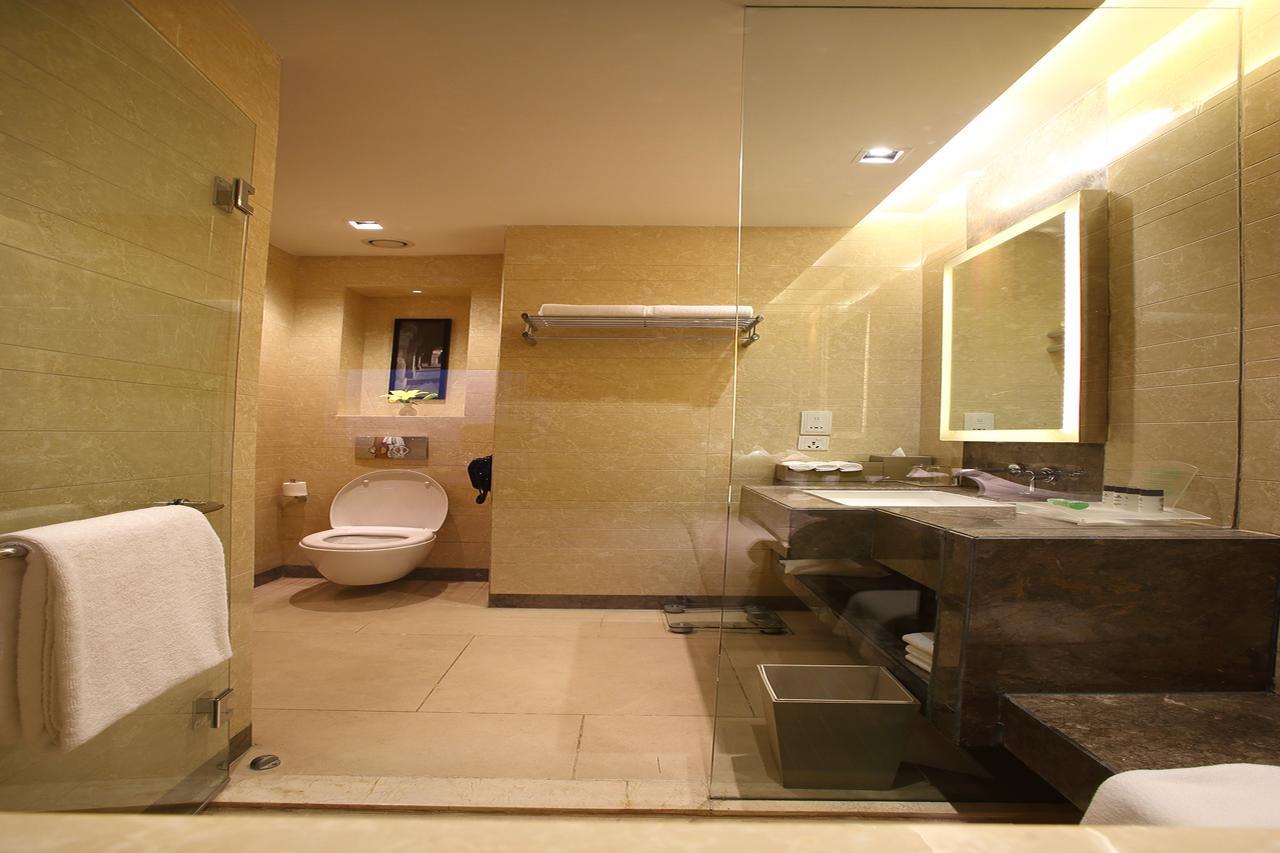 Standard Twin Room with Pool View - Smoking with 20% off on F&B and Laundry