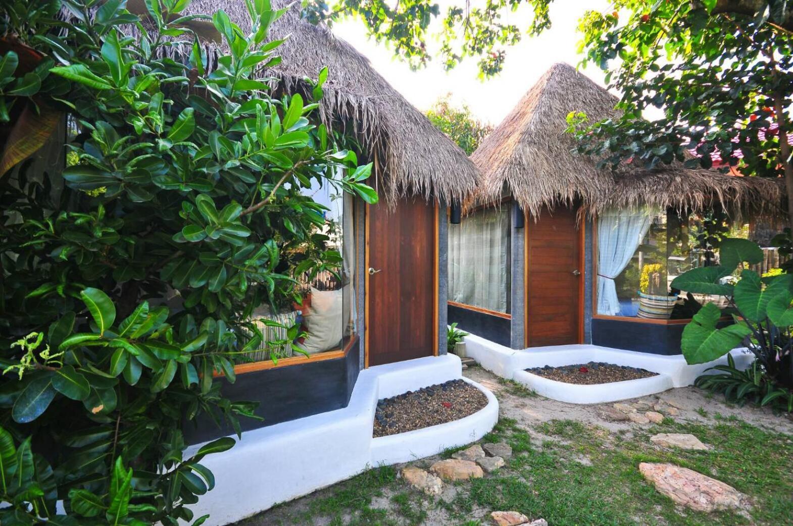 Deluxe Bungalow,681298596:JPEG