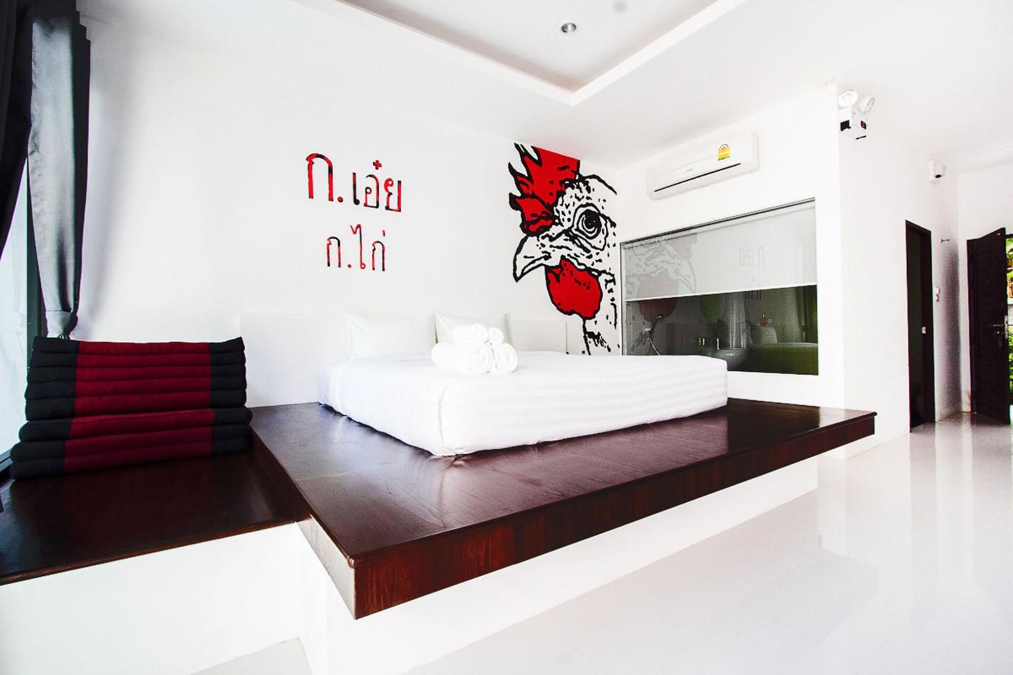 Deluxe Room Pool Access