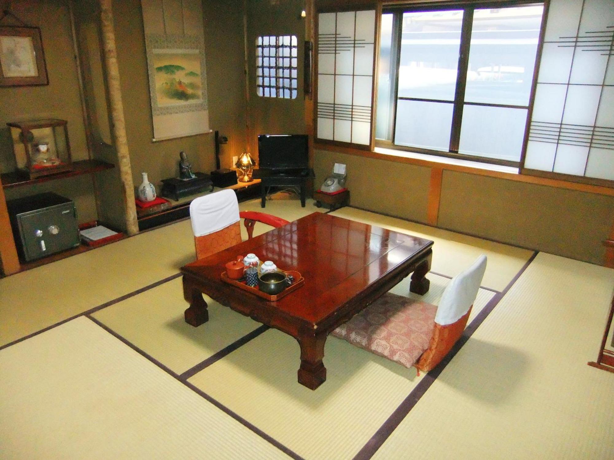 Japanese-Style Room Shared Toilet Road Side,113619146:JPEG