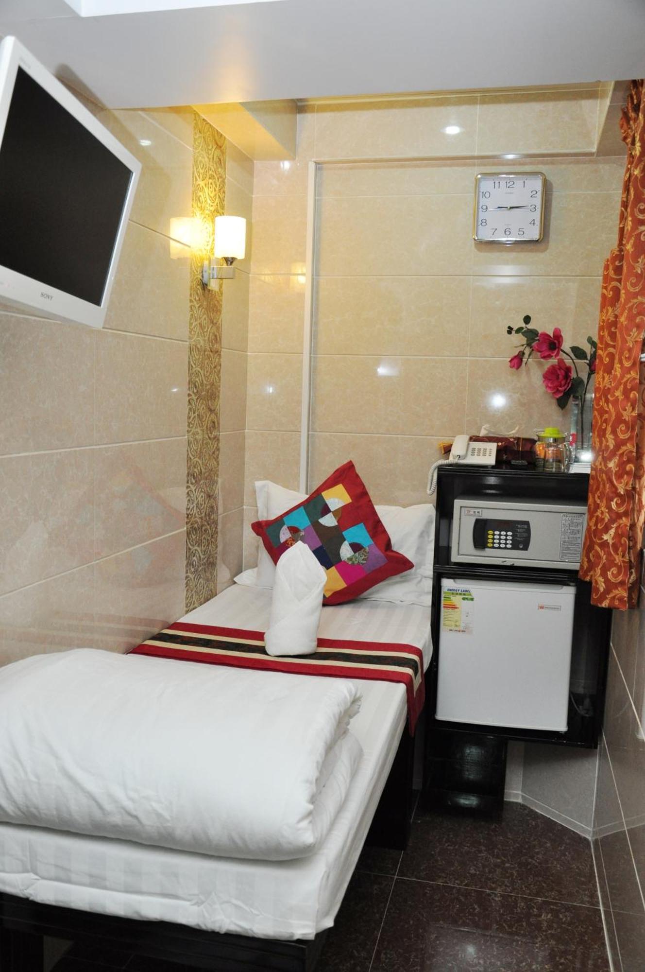 Single Room,693406434:JPEG
