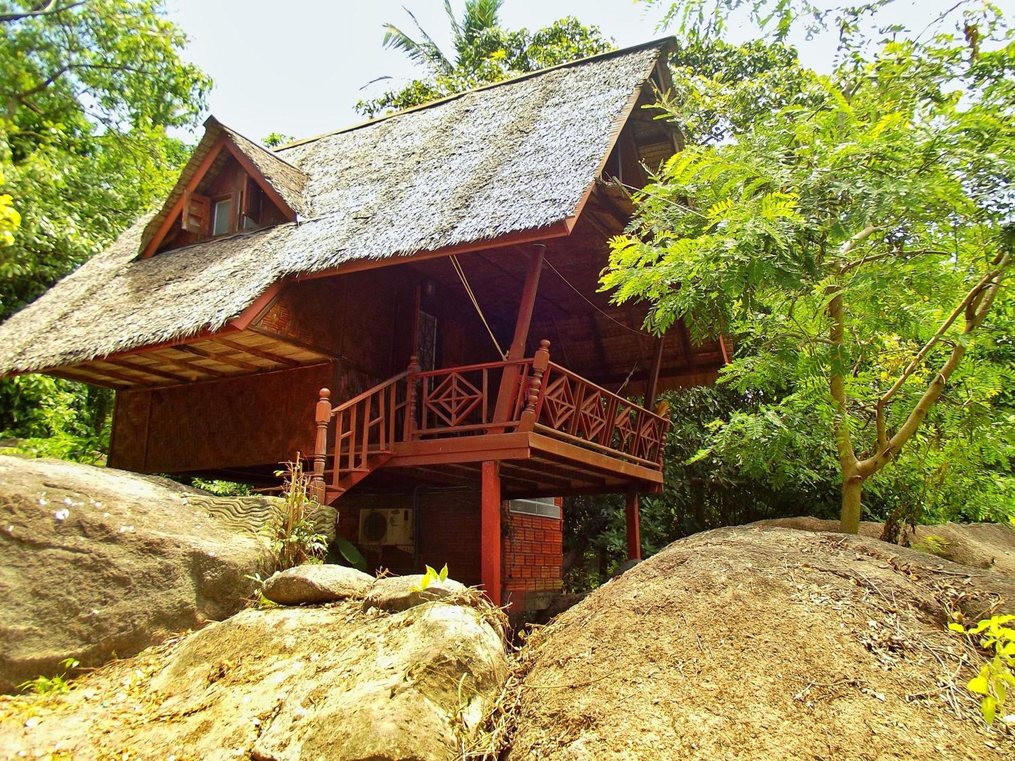 Deluxe Bungalow with Air Condition (4 Adults)