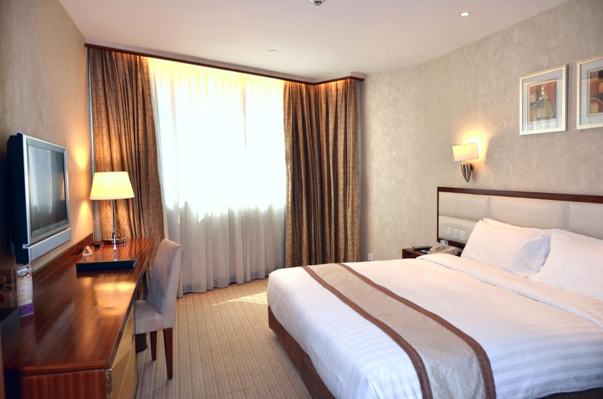 Executive Deluxe Double or Twin Room,698068998:JPEG
