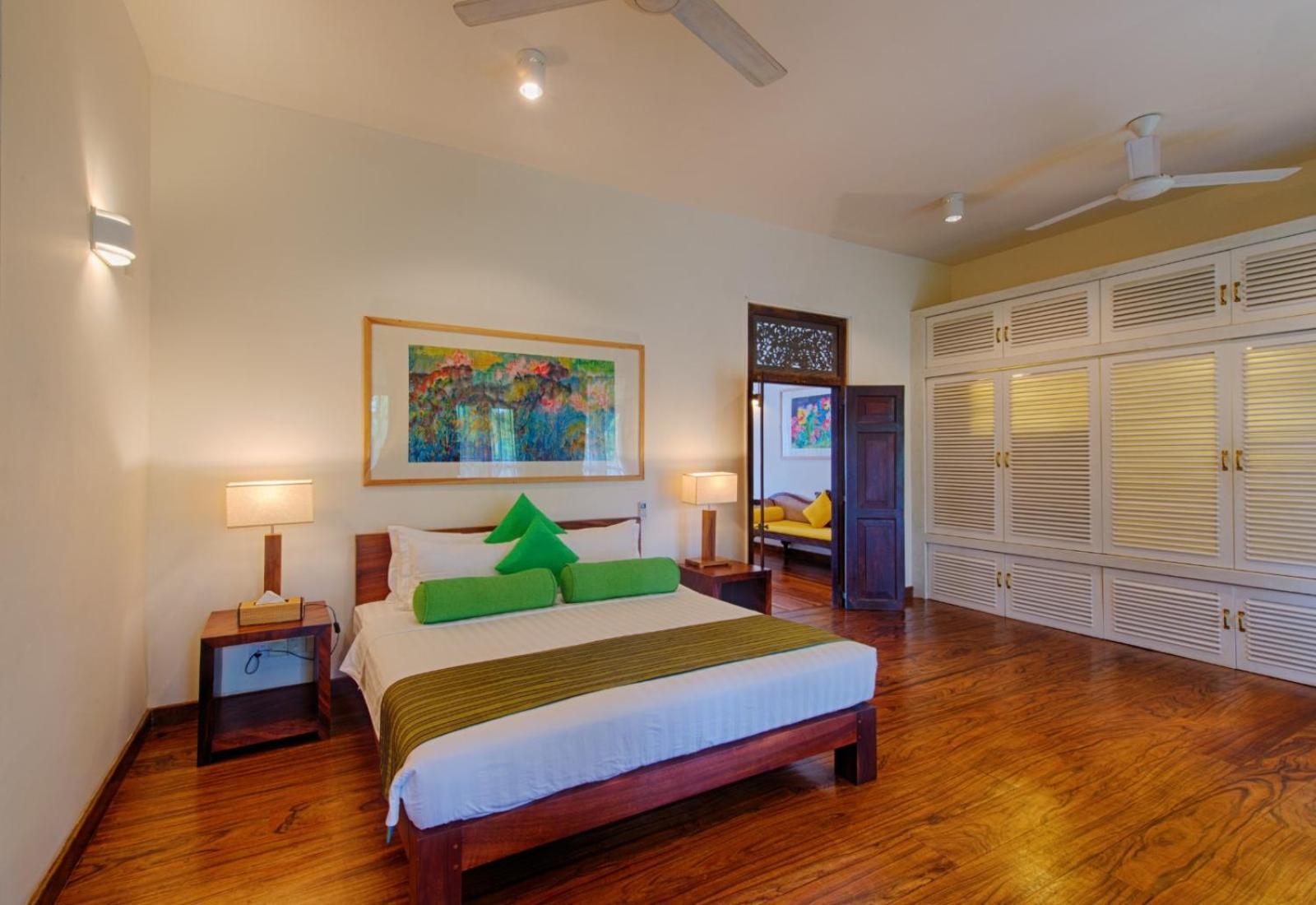 Executive Master Suite with 10% off on Food & Beverage,702251815:JPEG