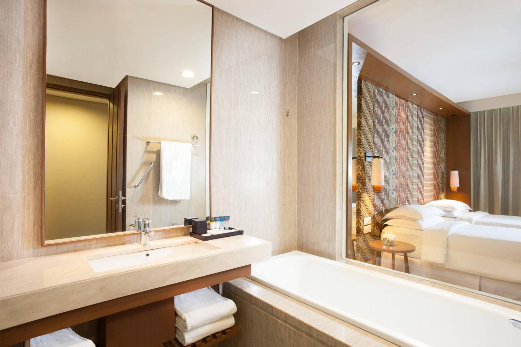 Deluxe Twin Room with Pool Access