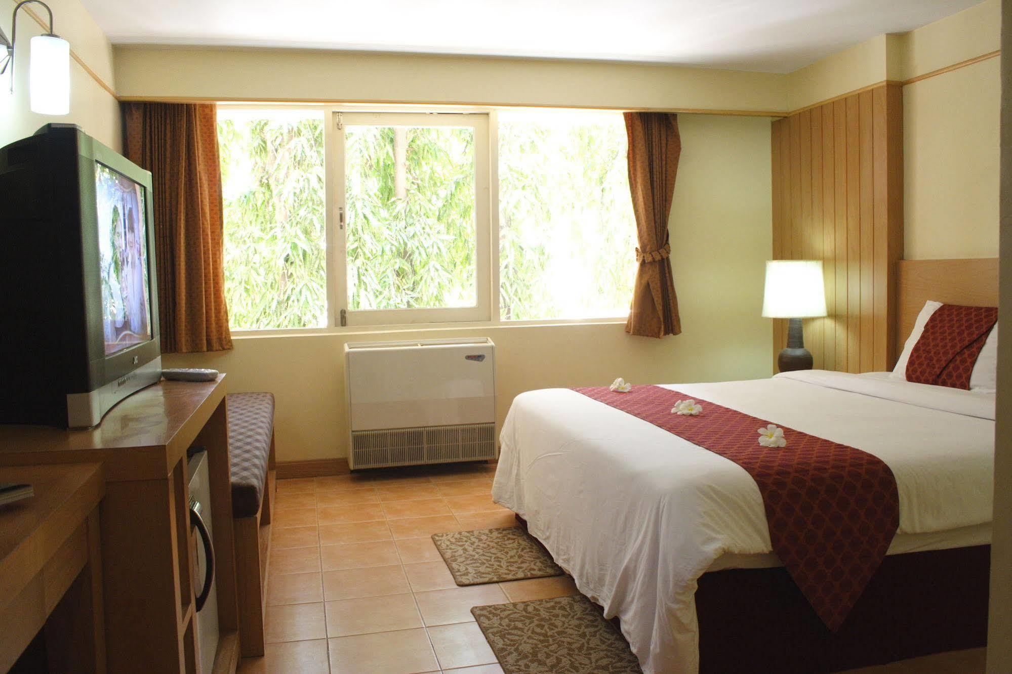 Standard Double Room with City View