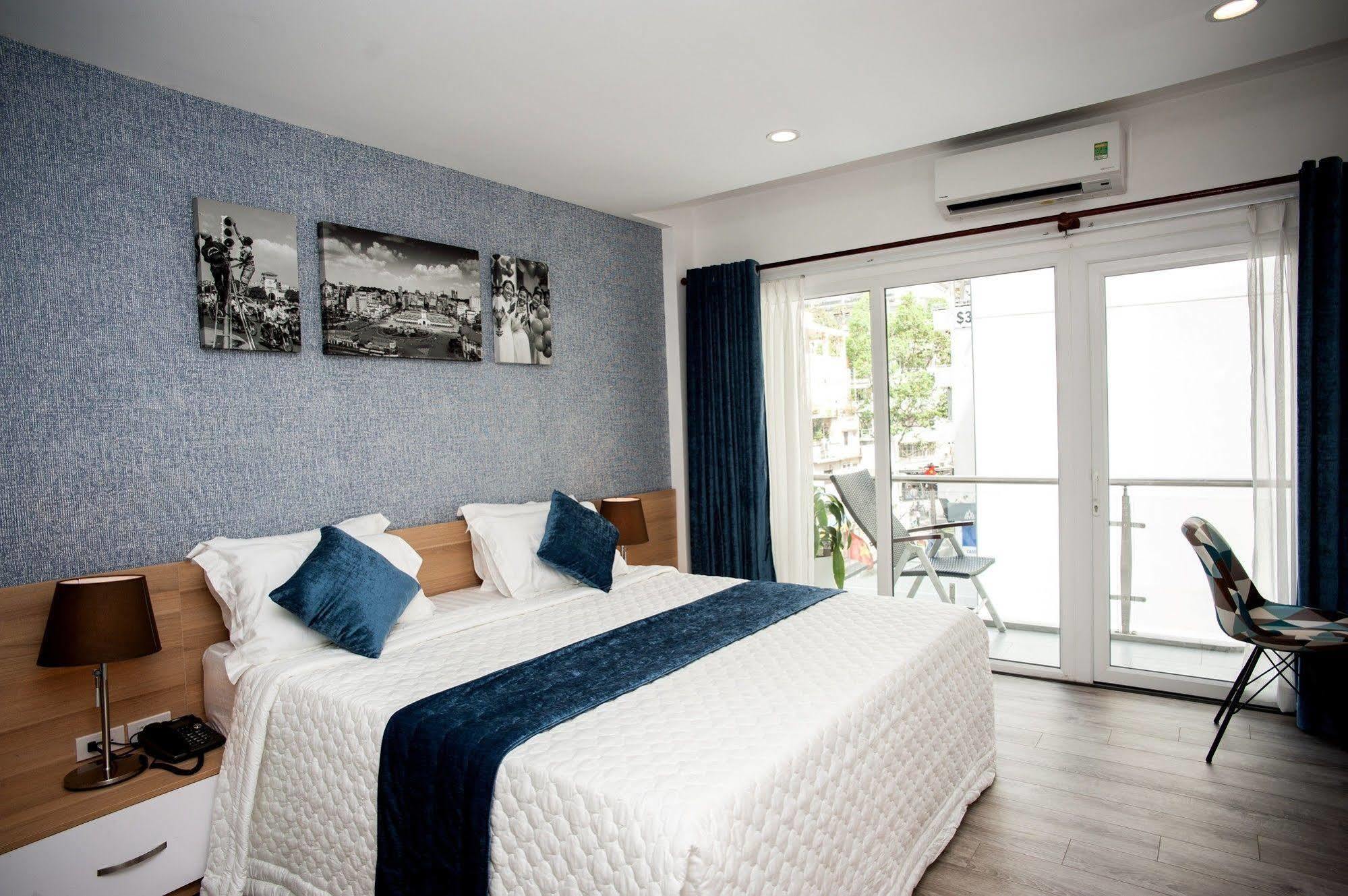 Executive Balcony King Room
