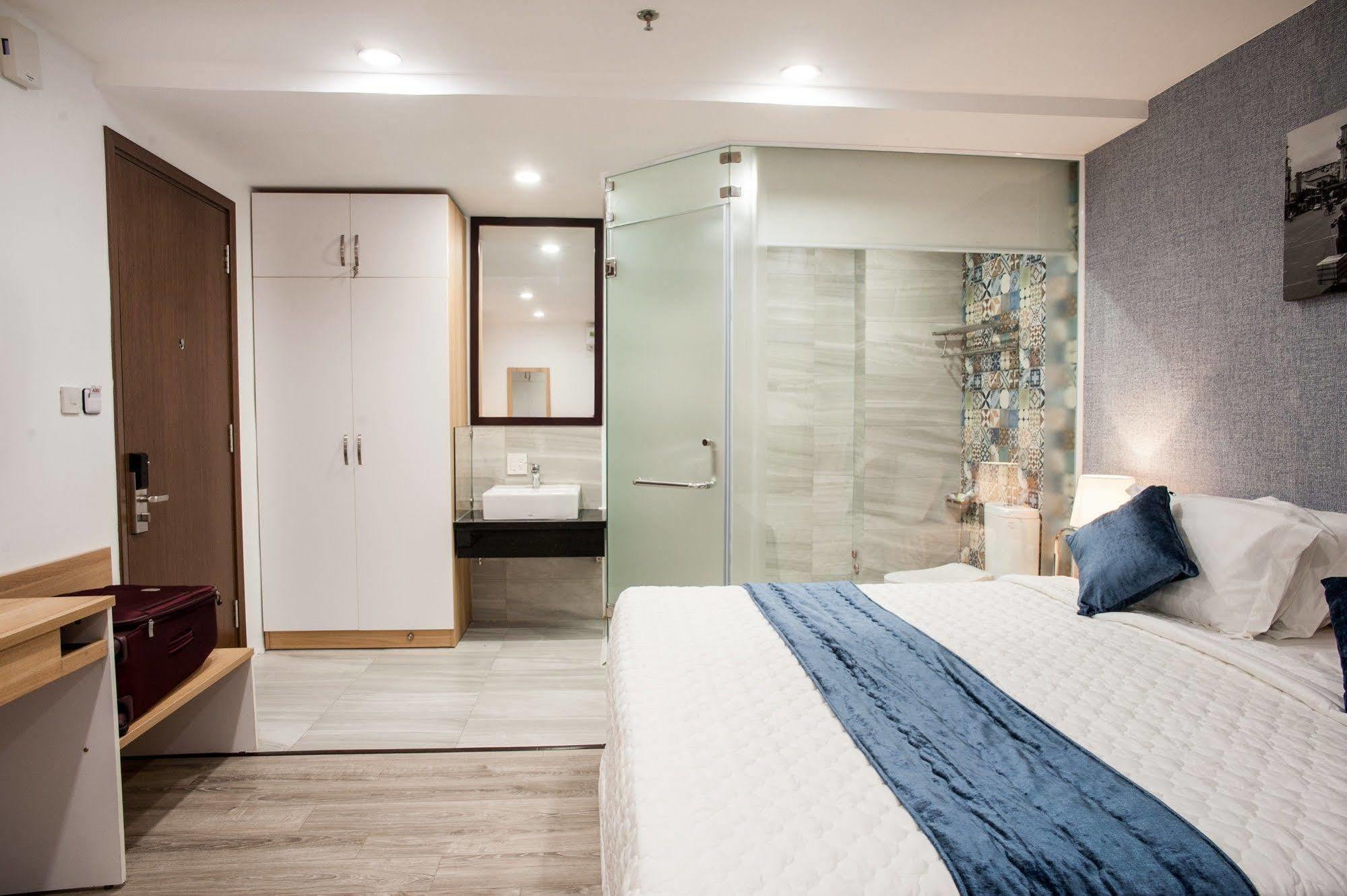 Premier Deluxe King Room