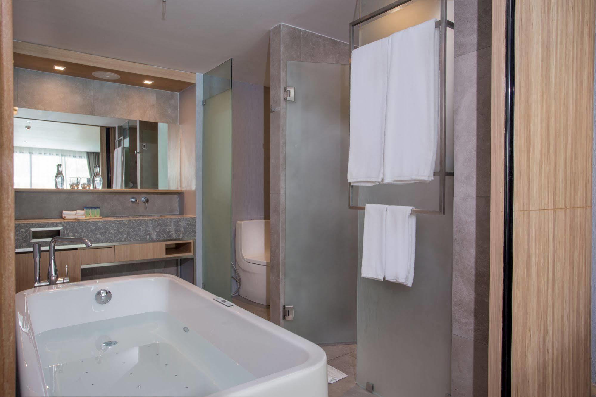 Habitación Doble Deluxe con acceso a la piscina