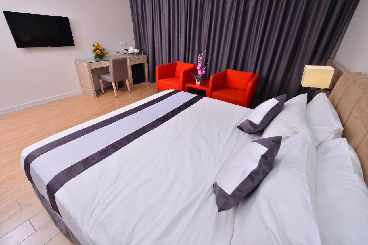 Executive Room