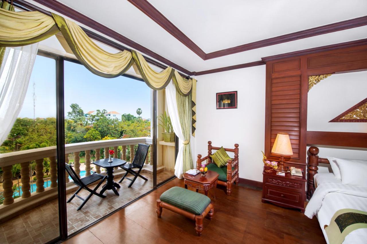 Landmark Twin Room