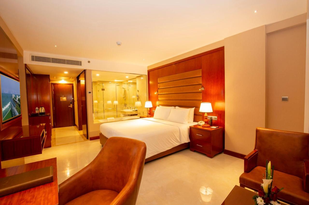 Signature Sea View King Room with Complimentary City Tour & Access to Beach Lounge,1284072328:JPEG