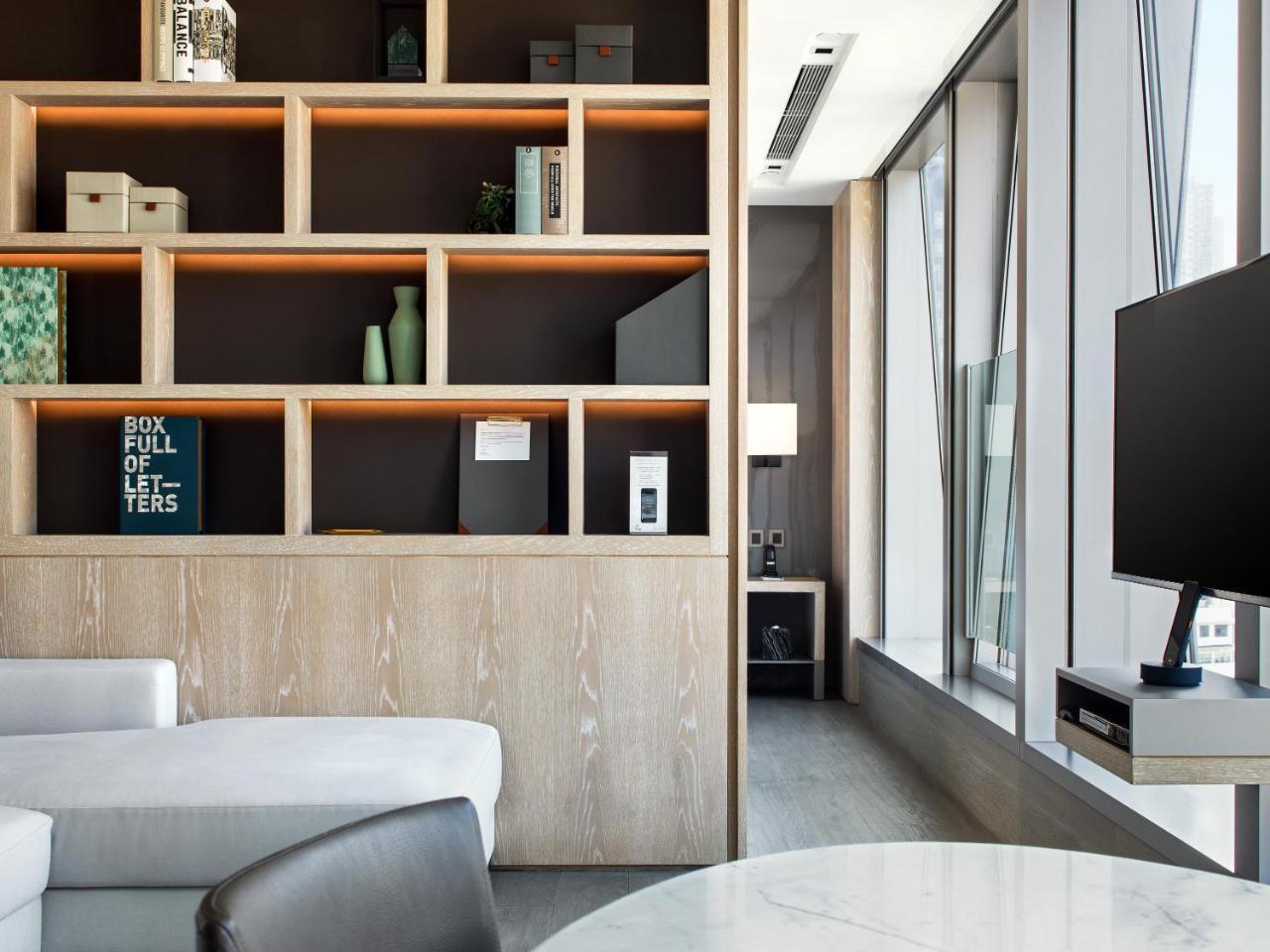 Full Floor Suite (Twin-bedded)