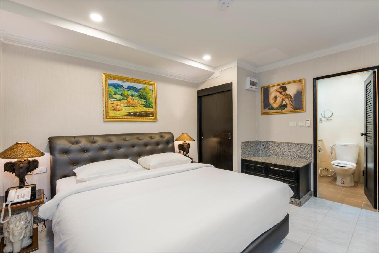 Standard King Room