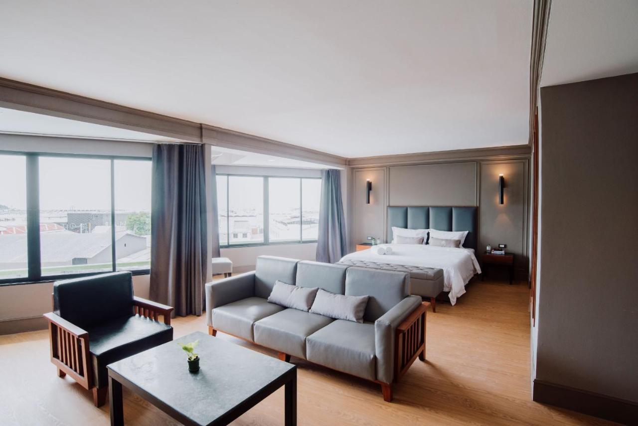 Marine Suite
