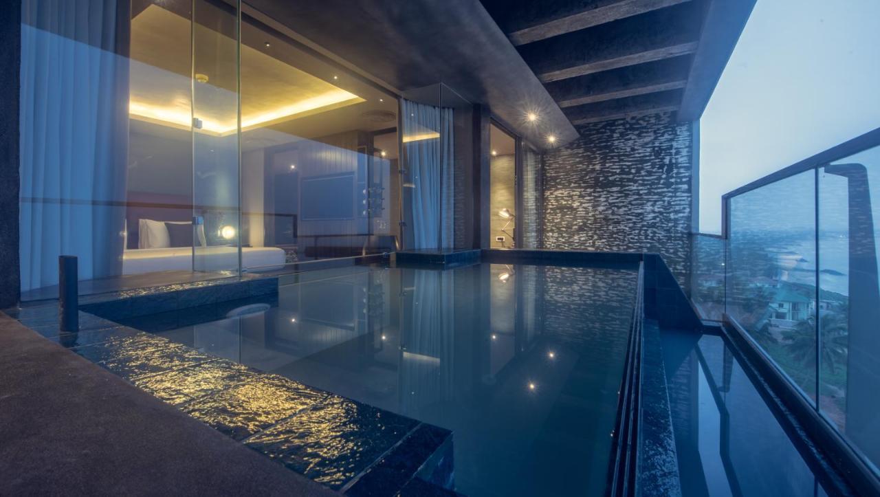 Suite with Private Pool with Free Airport Transfer,754315858:JPEG