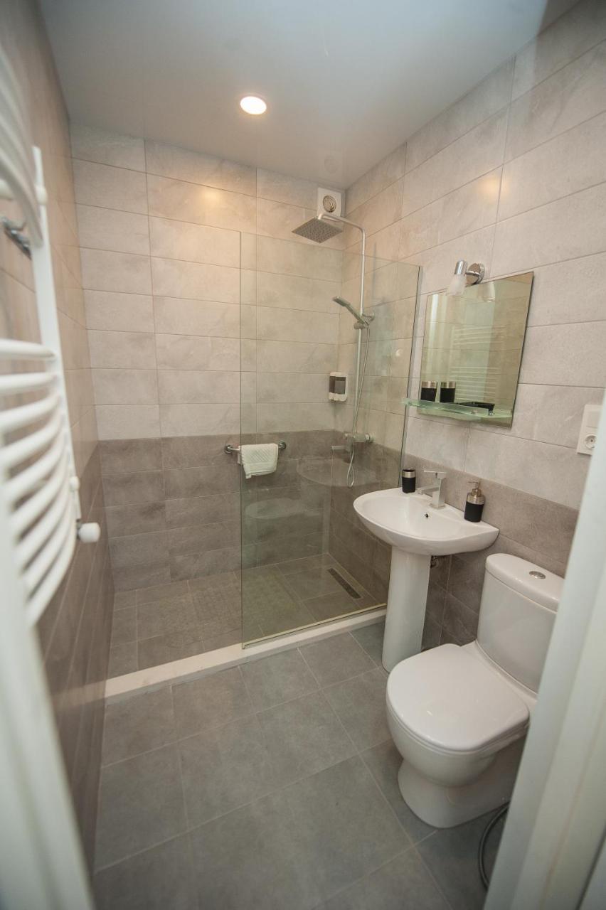 Double or Twin Room with Private Bathroom