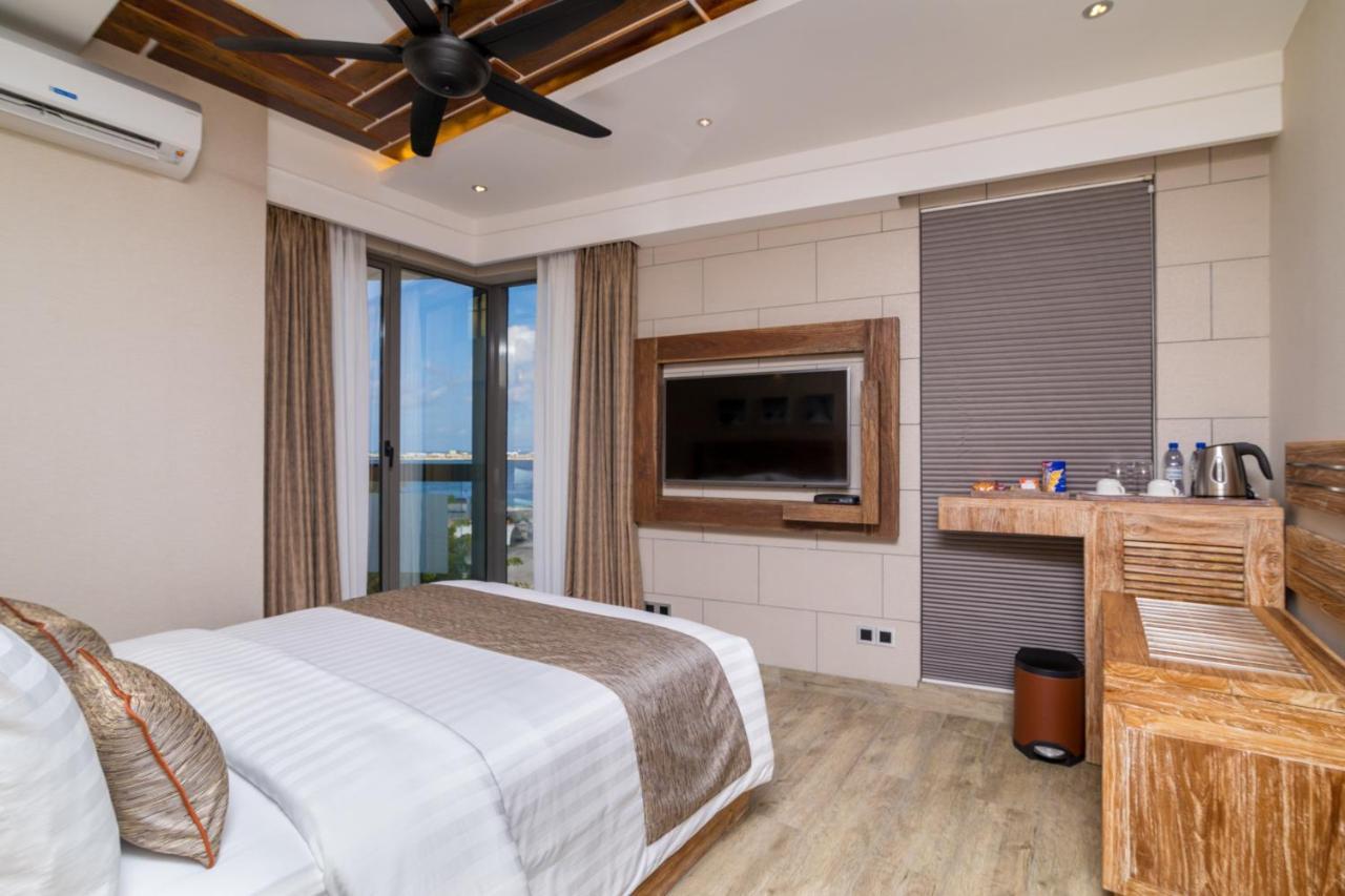 Deluxe Double Ocean View Balcony Return Airport Transfer,756842986:JPEG