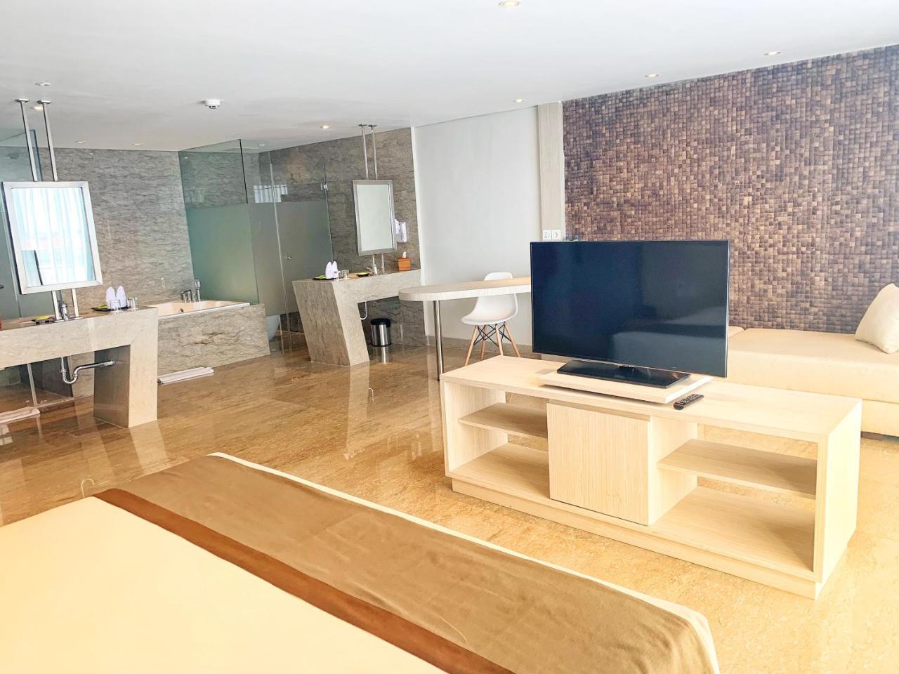 Suite with Balcony