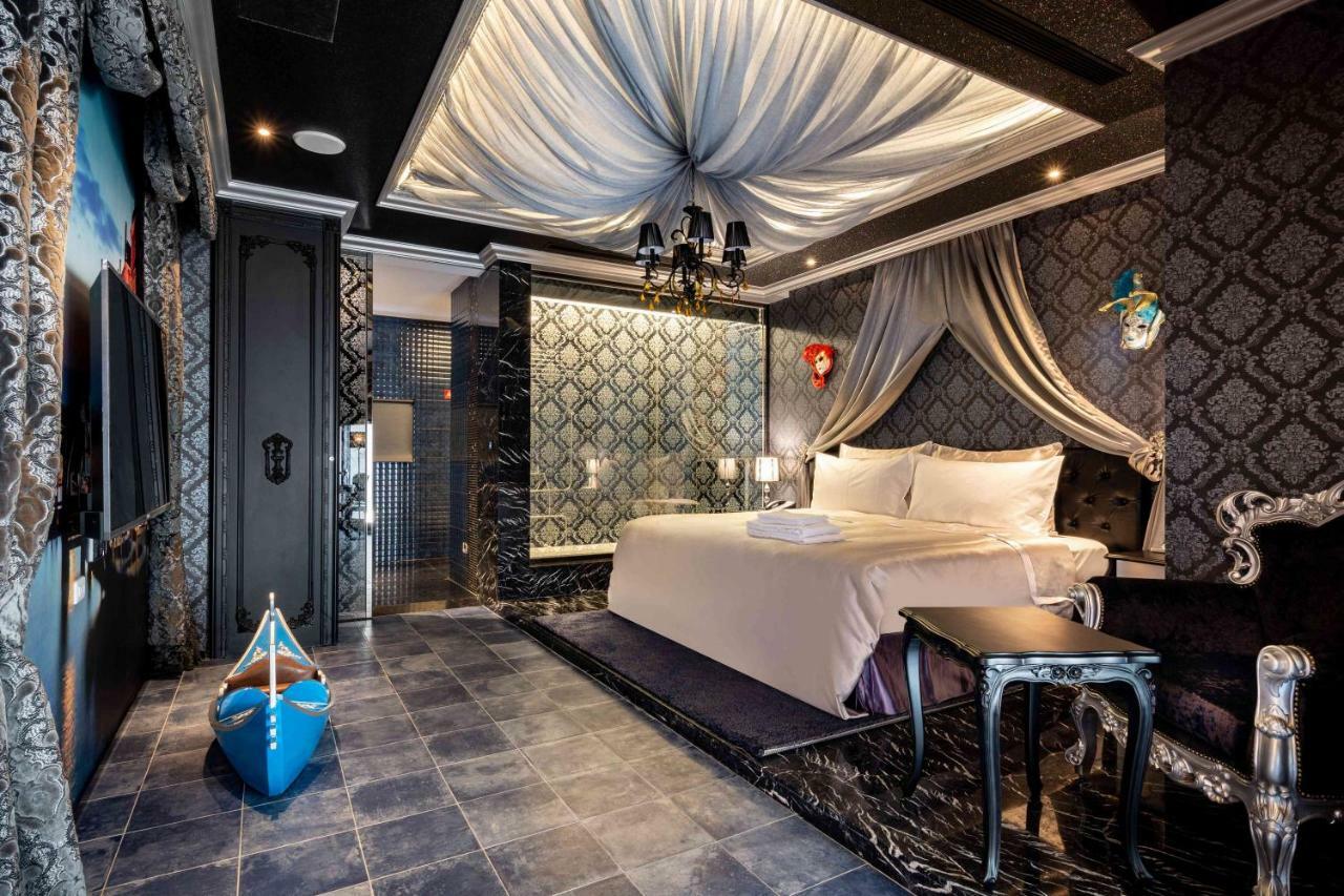 Business Deluxe Double Room - No Garage (No Pets Allowed)