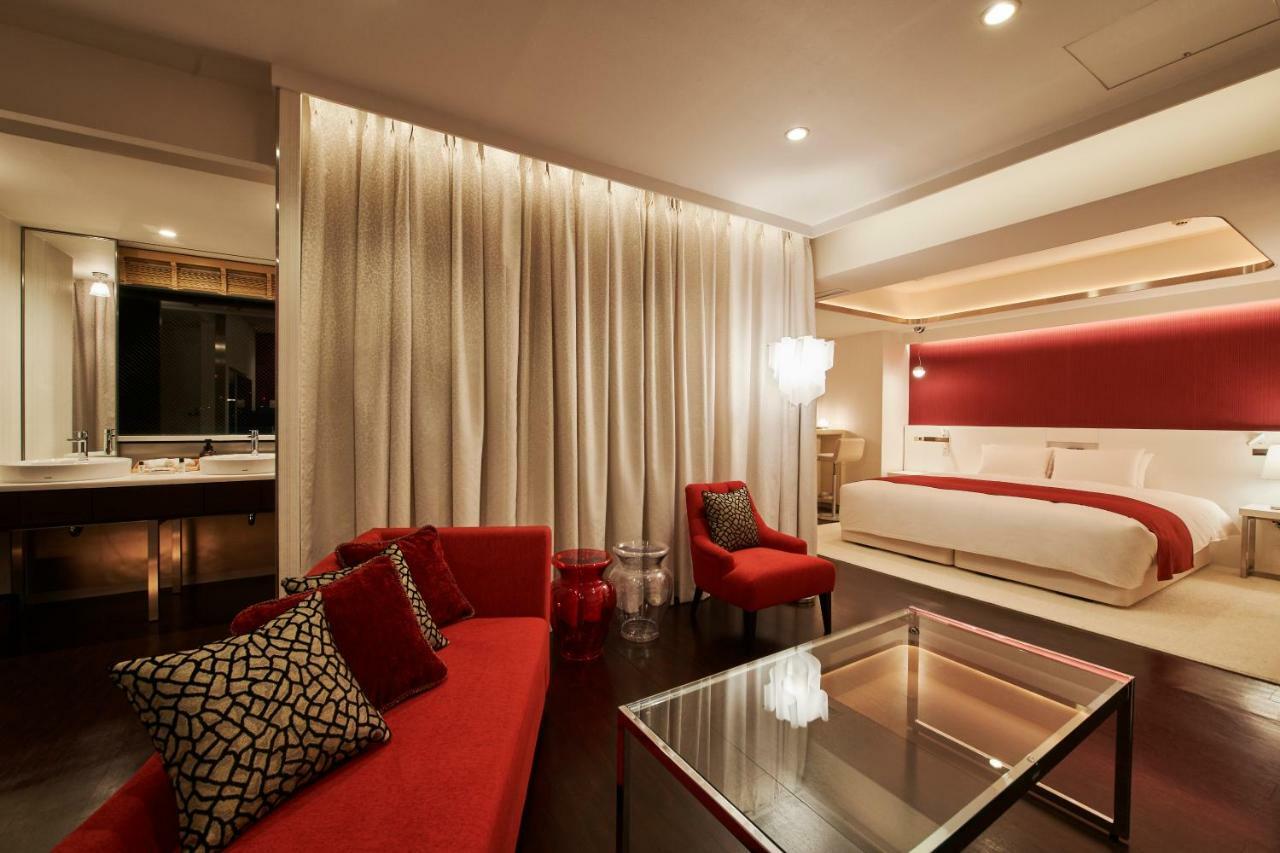 CROSS FLOOR - Cross Suite Double Room with Lounge Access
